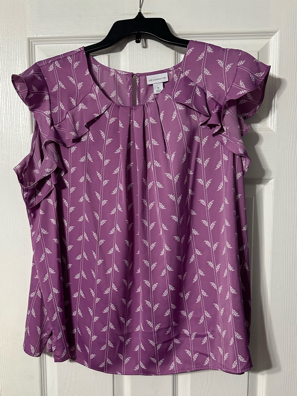 NWT Liz Claiborne Women’s Lilac Floral Print Ruffle Sleeve Blouse